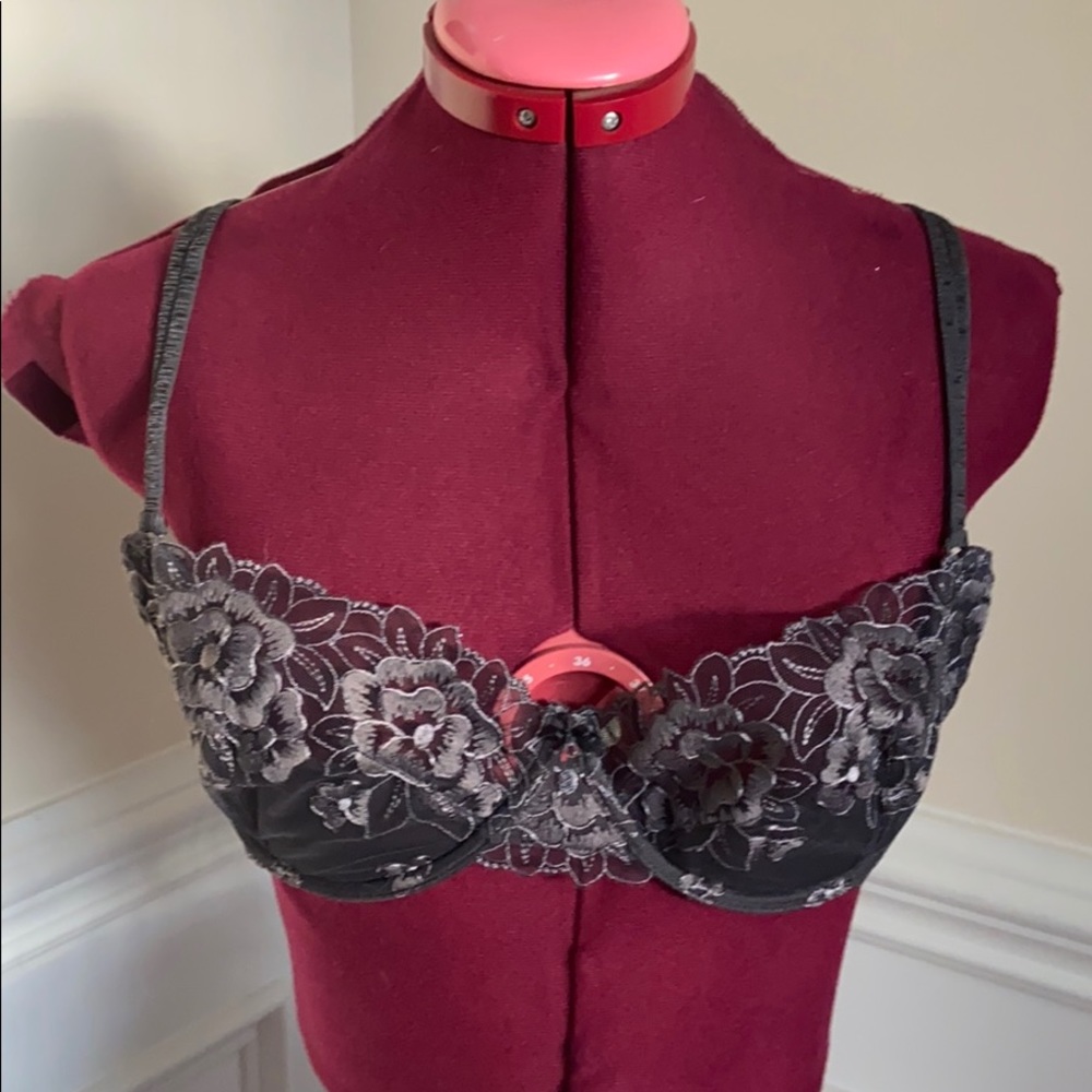 Victoria Secret Angles Bra Sz 36D